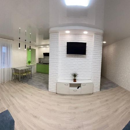 Suite Mira Avenue Center Двухкомнатная Квартира В Центре Возле Тц Цум Chernihiv Ngoại thất bức ảnh