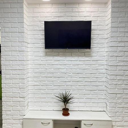 Suite Mira Avenue Center Двухкомнатная Квартира В Центре Возле Тц Цум Chernihiv Ngoại thất bức ảnh