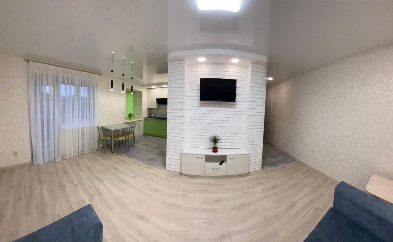 Suite Mira Avenue Center Двухкомнатная Квартира В Центре Возле Тц Цум Chernihiv Ngoại thất bức ảnh
