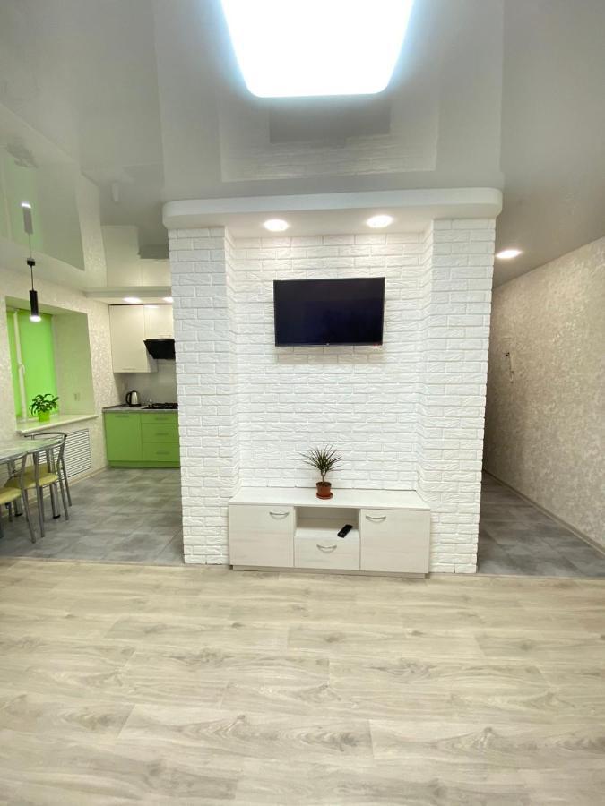 Suite Mira Avenue Center Двухкомнатная Квартира В Центре Возле Тц Цум Chernihiv Ngoại thất bức ảnh