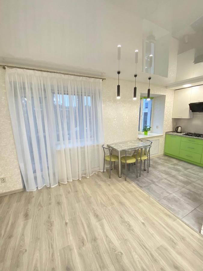 Suite Mira Avenue Center Двухкомнатная Квартира В Центре Возле Тц Цум Chernihiv Ngoại thất bức ảnh