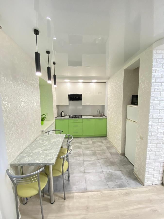 Suite Mira Avenue Center Двухкомнатная Квартира В Центре Возле Тц Цум Chernihiv Ngoại thất bức ảnh