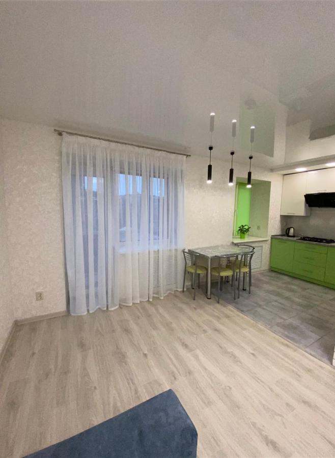 Suite Mira Avenue Center Двухкомнатная Квартира В Центре Возле Тц Цум Chernihiv Ngoại thất bức ảnh
