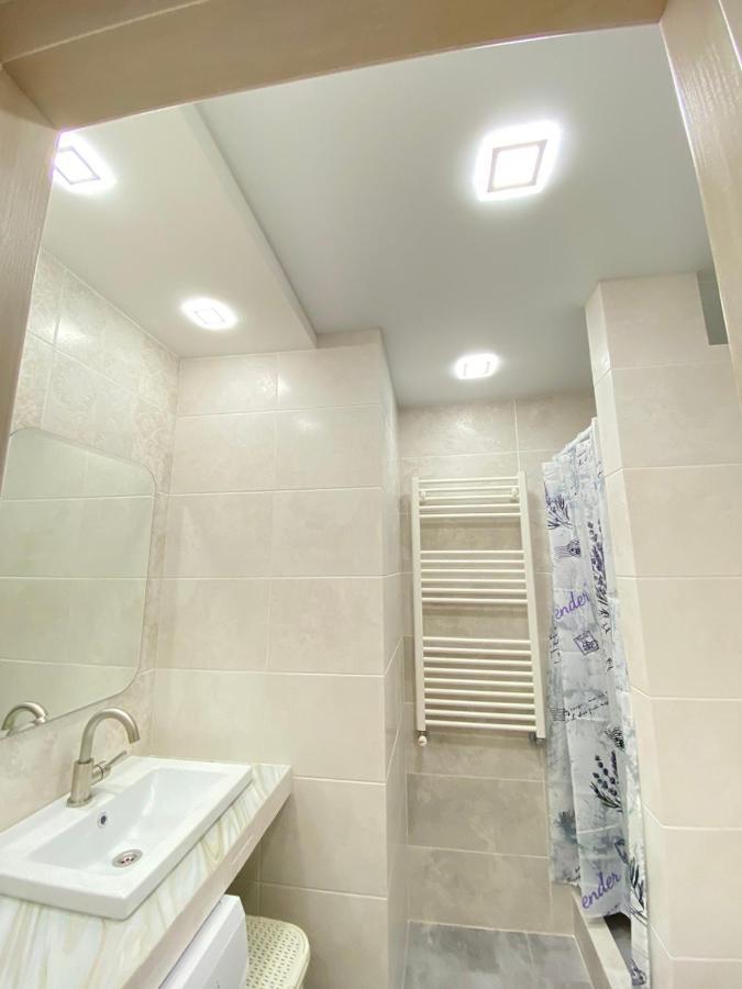 Suite Mira Avenue Center Двухкомнатная Квартира В Центре Возле Тц Цум Chernihiv Ngoại thất bức ảnh