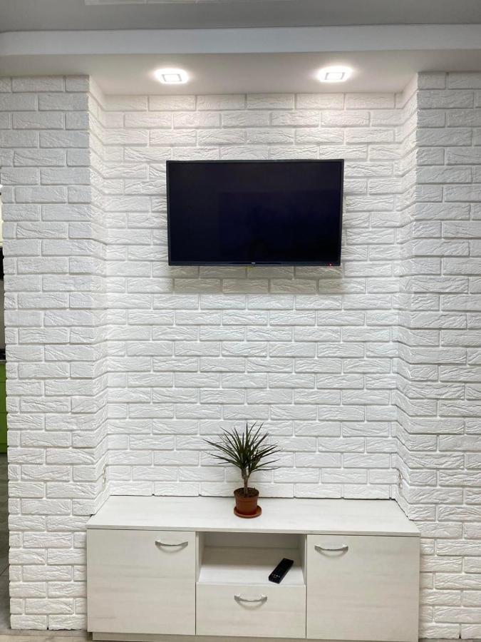 Suite Mira Avenue Center Двухкомнатная Квартира В Центре Возле Тц Цум Chernihiv Ngoại thất bức ảnh
